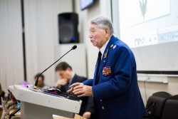 20 ноября 2017 года Президент «Содружества выпускников Аспирантуры ВШ КГБ СССР – Адъюнктуры ФСБ РФ Кудимов Александр Викторович принял участие в презентации биографии Александра Сухарева — генерального прокурора СССР — фотография 2