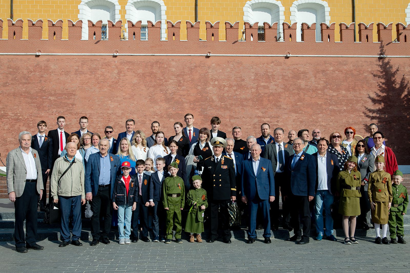Возложение цветов к Могиле Неизвестного солдата — фотография 3